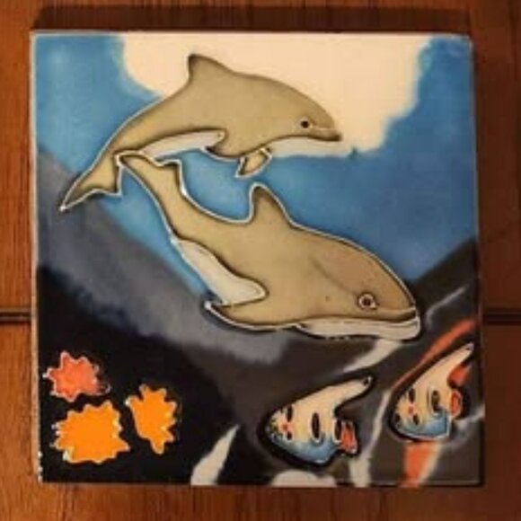 3 Decorative Ceramic Tiles 12" Sea Turtle , 6" Seahorse & 4" Dolphins - Picture 4 of 4